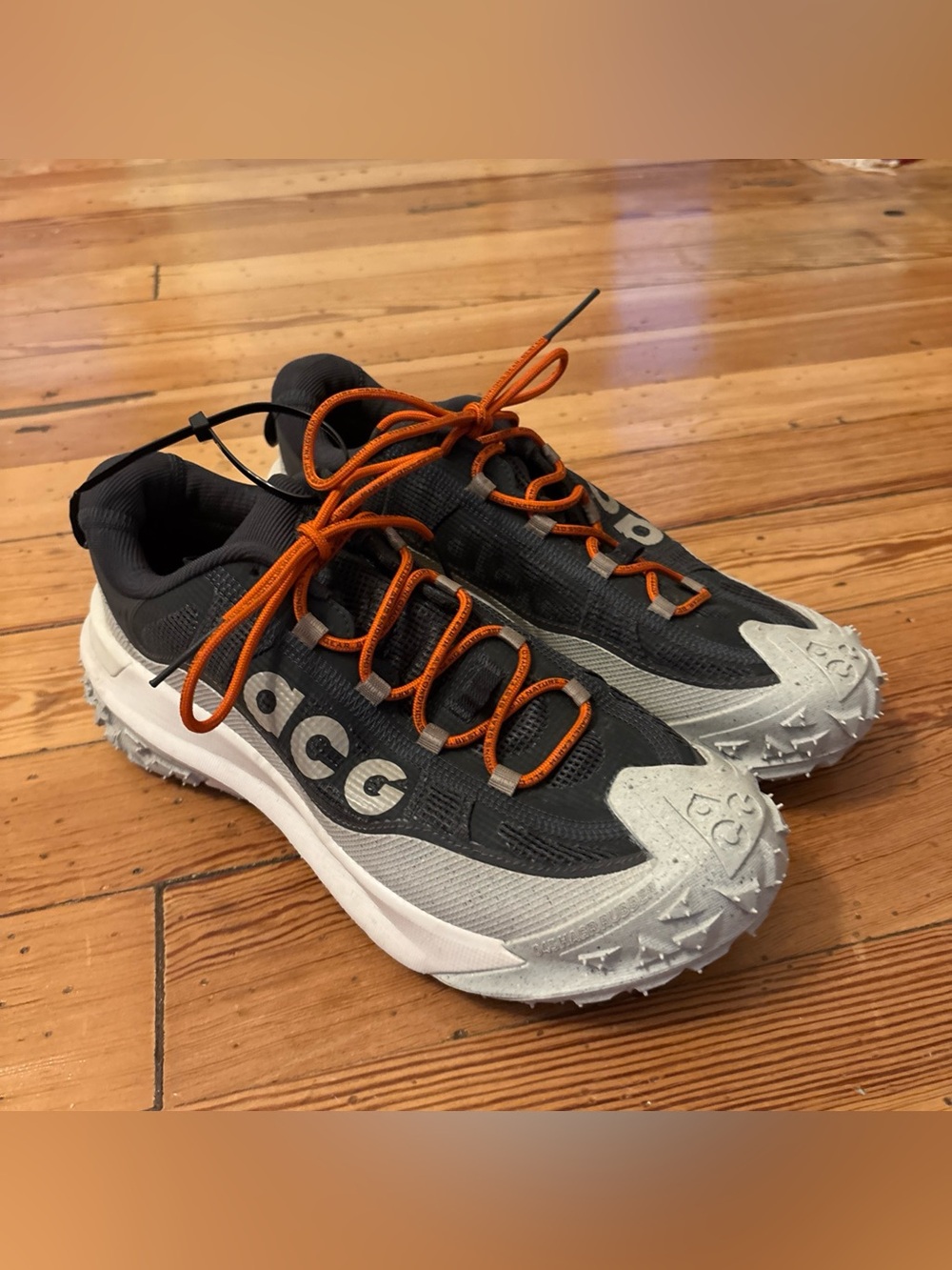 Nike ACG Mountain Fly 2 GORE-TEX Low Grey Mens Size 8